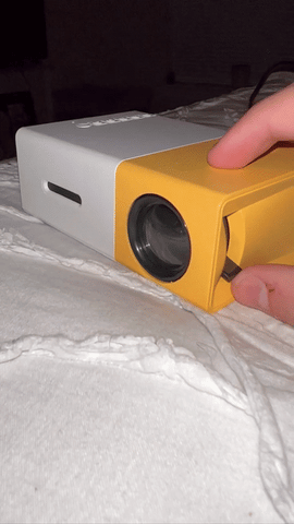 MINI PROYECTOR PORTATIL